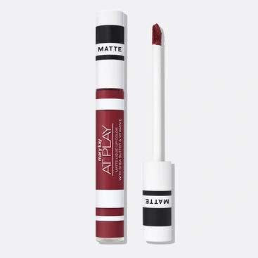 Batom Líquido Matte com Manteiga de Karité e Vitamina E At Play® 6,5 g